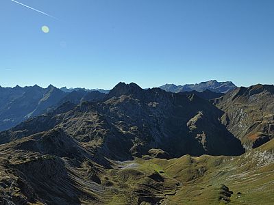Die Kälbelespitze (2135 m) im Westen