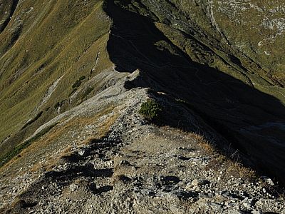 ...Steinkarspitze erfolgt zum Teil auf einem Grat.