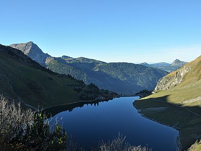 Zurück geht es wie beim Aufstieg, am Traualpsee vorbei.