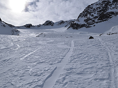 Links im Bild das Längentaljoch