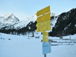 Vom Parkplatz starten wir auf dem Winterweg Richtung Westfalenhaus