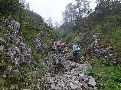 Steil zieht sich der Steig zum Kleinen Griesner Tor hinauf