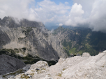 Der Ausblick über das Kaiserbachtal zum Stripsenkopf