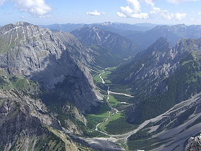 ... zur Gramaialm und ...