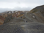 Wir wandern in eine kleine Senke hinab