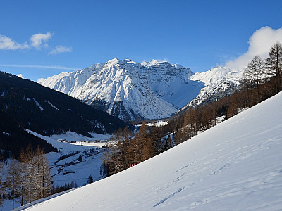 Der Blick zum Tribulaun ist allgegenwärtig