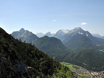 Auch die Große Arnspitze kommt im Südwesten zum Vorschein
