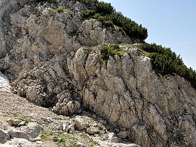 Nach der Rinne wird es felsiger