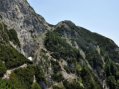 ... bevor wir wieder ein Stück absteigen und danach zum finalen Gipfelanstieg ansetzen.