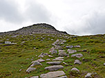 Nun wenden wir uns nach links und halten auf einen Nebengipfel des Lochnagar zu