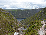 Vor uns zeigt sich der Loch Muick
