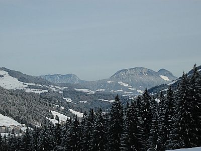 Rechts der Pölven links dahinter der Pendling