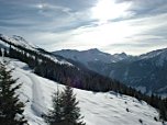 Verschneite Berge soweit das Auge reicht