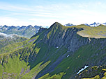 Blick zur benachbarten Pyramide des Kvasstinden