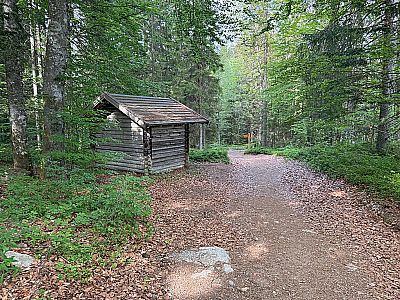 ...kommen wir zur Schutzhütte Oberes Reschbachtal