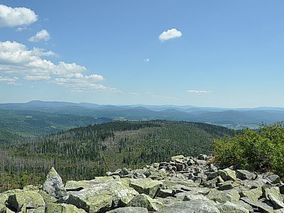 Links der Boubin (1362 m)