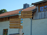 An der Straße rechts Richtung Waldhäuser Ausblick