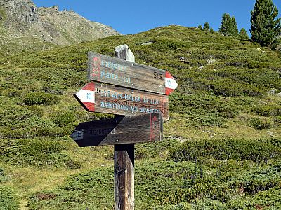Am Abzweig zum Pederköpfl trennen uns noch ca. 3 Stunden vom Gipfel