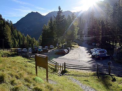 Der Parkplatz vor dem Gasthof Zufritthaus