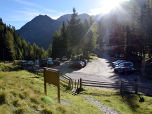 Der Parkplatz vor dem Gasthof Zufritthaus