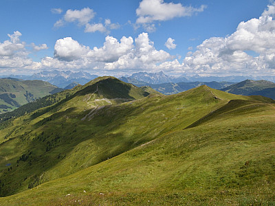 Der Blick zurück nach Norden auf den bisherigen Wegverlauf