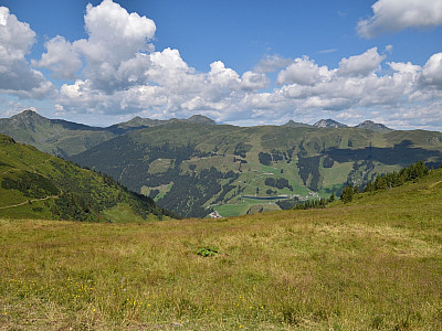 Im Norden fällt der Blick auf die Südhänge des Reichkendlkopfs