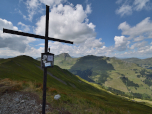 Das schlichte Gipfelkreuz der Schönhoferwand