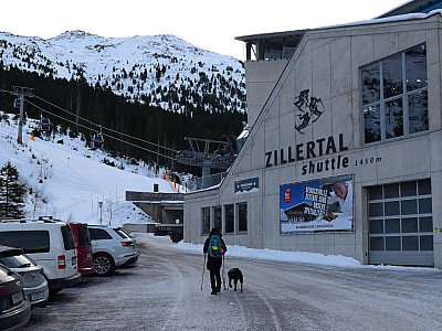 Am Zillertal Shuttle vorbei starten wir nach Süden unsere Tour
