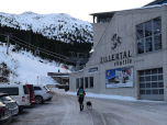 Am Zillertal Shuttle vorbei starten wir nach Süden unsere Tour