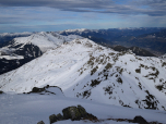 Der Grat, der sich von der Gipfelstation des Zillertal Shuttle herüber zieht