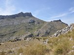 das Hauptmassiv im Süden sichtbar wird.