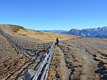 Der Weg wendet sich nach Nordosten