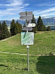 An der Alm schlagen wir den Weg zur Sennalpe Derb ein
