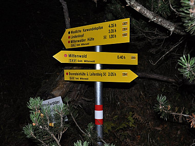 40 Minuten vor Mittenwald ist es dunkel