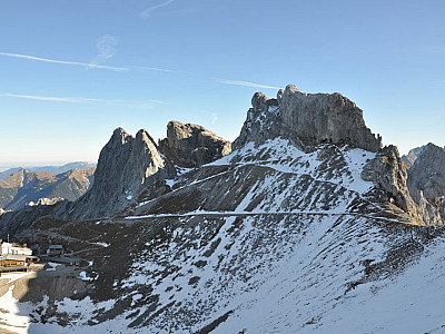 Blick zur Westlichen Karwendelspitze (2385 m)