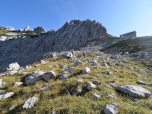 Rechts ist die Fritz-Pflaum-Hütte zu sehen