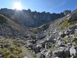 Wie eine Arena wirken die Felswände unterhalb der Ackerlspitze