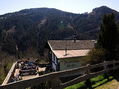 ... ein paar Minuten später sitzen wir bereits auf der sonnigen Terrasse. 