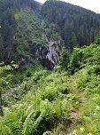 Rechts und Links strömt das Wasser auf den Bach zu