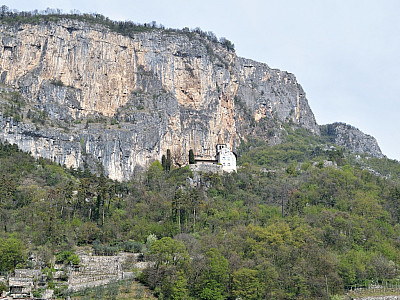 Unterhalb des Klettersteigs befindet sich das Santuario di Montalbano