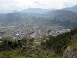 Der Blick auf Mori, die Spitze im Dunst ist der Monte Vignola