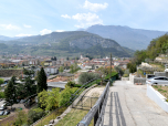 Schnell gewinnen wir auf der Via Monte Albano an Höhe