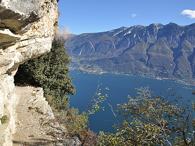 Hier muss man nicht vorbei, ...