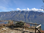 Die Gipfel des Monte Baldo im Osten
