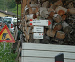 Am Holzstoss rechts