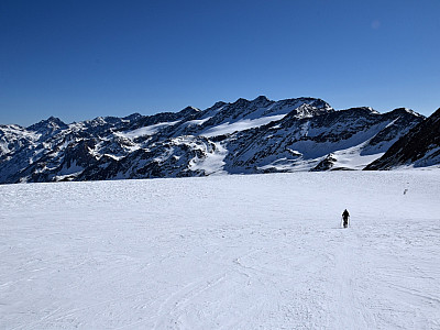 Ein Stück weiter rechts der Hohenferner unterhalb der Veneziaspitzen 