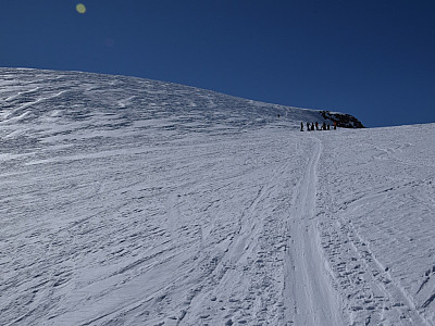 In einem weiten Bogen nach Südosten wandern wir weiter auf den Cevedale zu