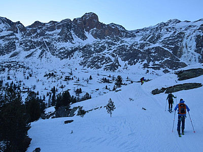 Schnell wird es wieder flach und wir wandern nach Südwesten