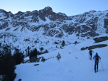 Schnell wird es wieder flach und wir wandern nach Südwesten