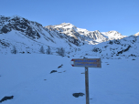 Hier halten wir uns links Richtung Marteller Hütte